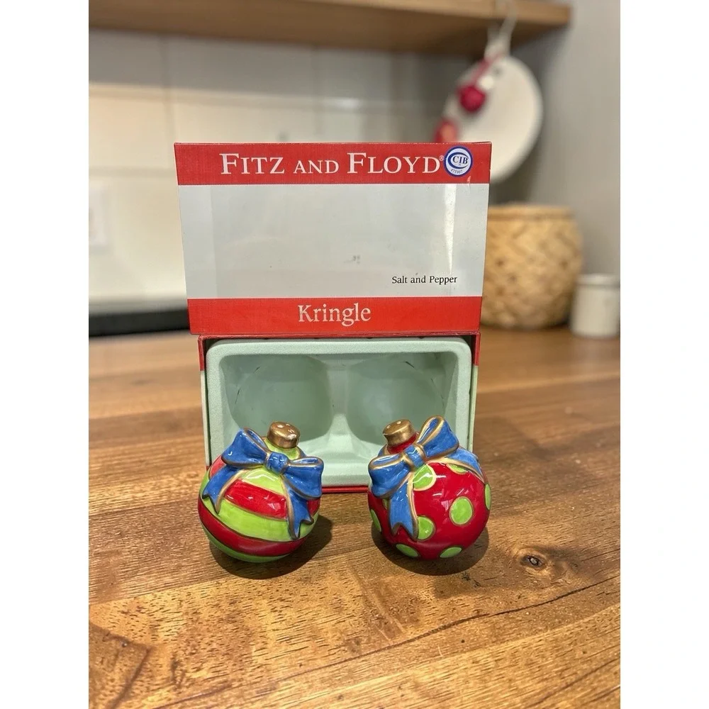Fitz & Floyd Kringle Hand Painted Christmas‎ Ornaments Salt & Pepper Shakers NIB